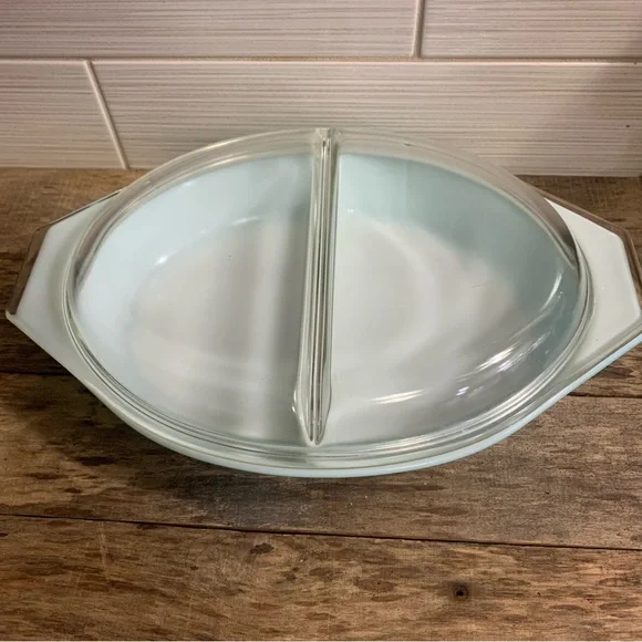 Vintage Pyrex Blue Snowflake Divided Casserole Dish - Picture 4 of 12